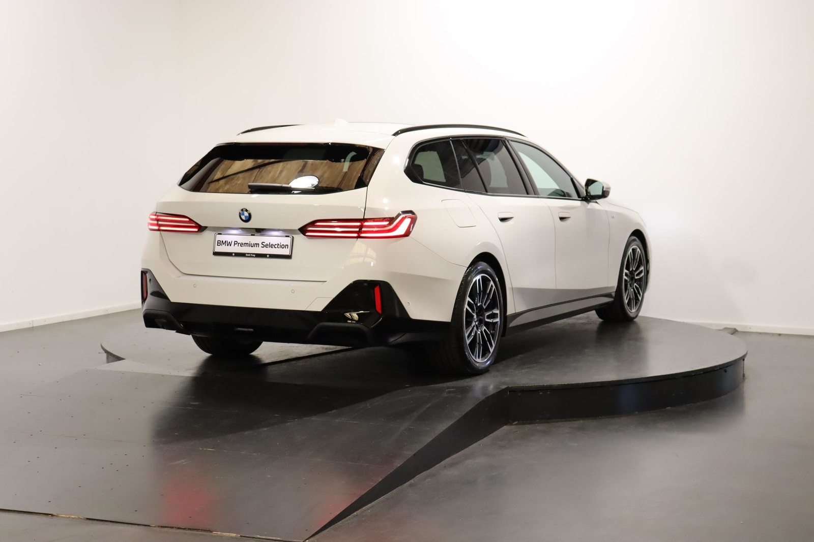 BMW 520d xDrive Touring, Hybride Léger Diesel/Électricité, Occasion / Utilisé, Automatique - 4