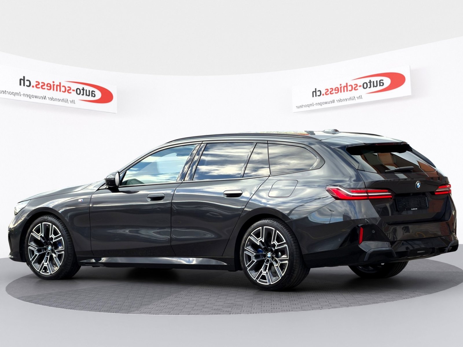 BMW 520d sDrive 48V Touring M Sport Steptronic ICONIC GLOW, Hybride Léger Diesel/Électricité, Occasion / Utilisé, Automatique - 4