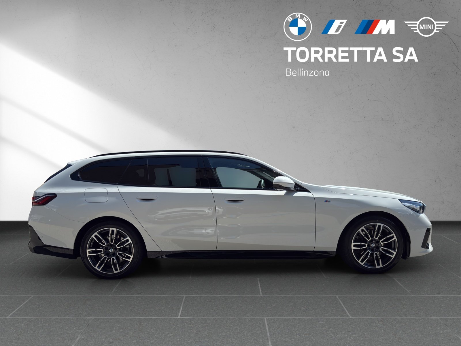 BMW 520d 48V Touring M Sport Steptronic, Mild-Hybrid Diesel/Electric, Second hand / Used, Automatic - 6