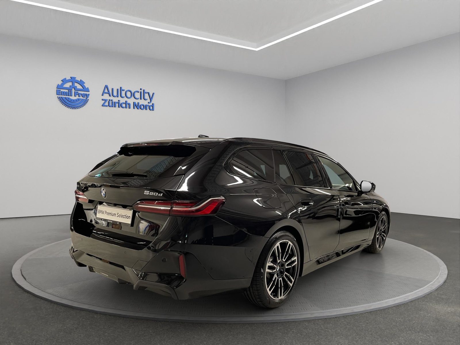 BMW 520d xDrive 48V Touring, Mild-Hybrid Diesel/Electric, Second hand / Used, Automatic - 2