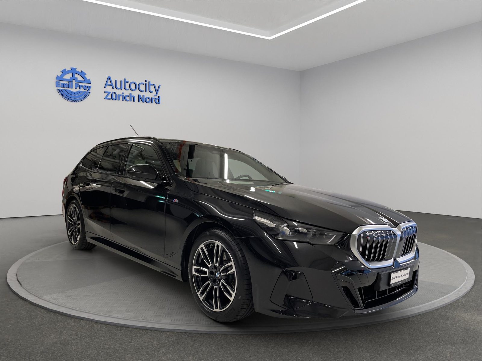 BMW 520d xDrive 48V Touring, Mild-Hybrid Diesel/Electric, Second hand / Used, Automatic - 3