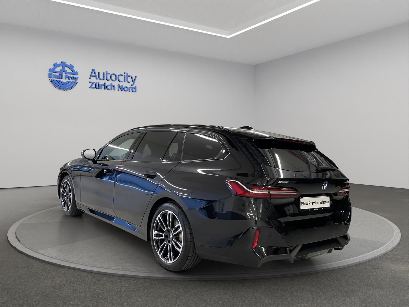 BMW 520d xDrive 48V Touring, Mild-Hybrid Diesel/Electric, Second hand / Used, Automatic - 4