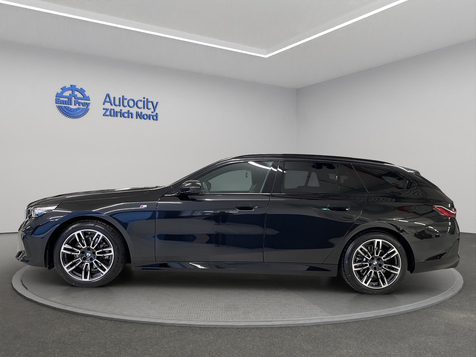 BMW 520d xDrive 48V Touring, Mild-Hybrid Diesel/Electric, Second hand / Used, Automatic - 5