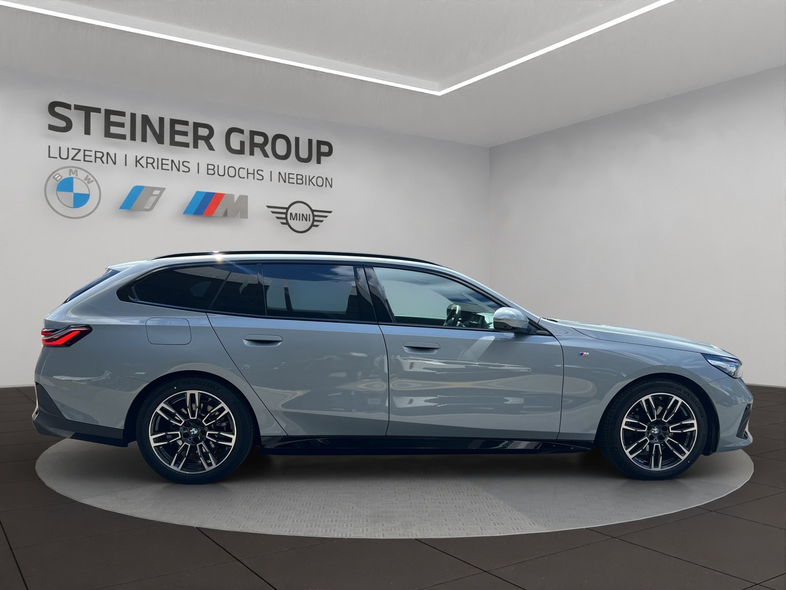 BMW 520d 48V Touring M Sport Steptronic, Mild-Hybrid Diesel/Electric, Second hand / Used, Automatic - 4