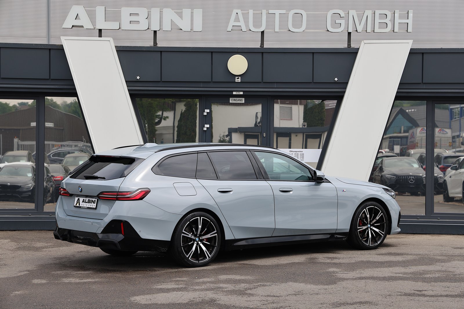 BMW 520d 48V Touring M Sport Pro Steptronic, Mild-Hybrid Diesel/Electric, Second hand / Used, Automatic - 3