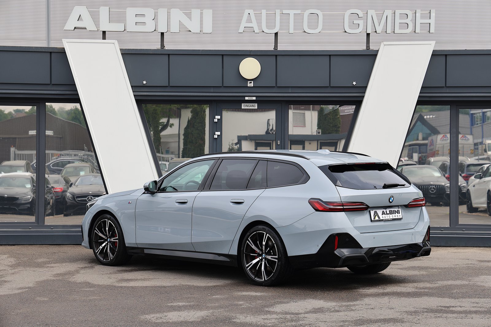 BMW 520d 48V Touring M Sport Pro Steptronic, Mild-Hybrid Diesel/Electric, Second hand / Used, Automatic - 4