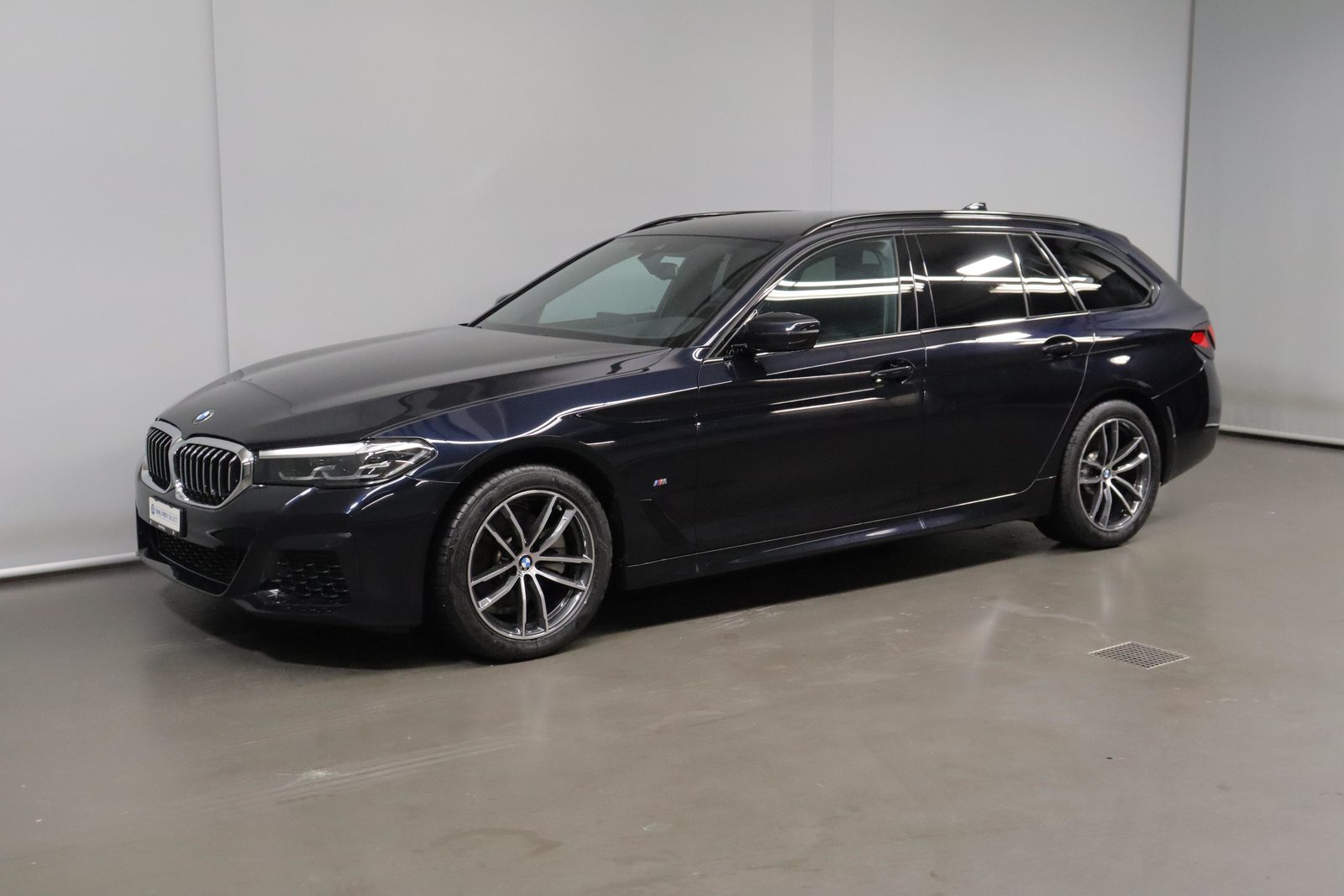BMW 520d xDrive Touring, Mild-Hybrid Diesel/Electric, Second hand / Used, Automatic - 2