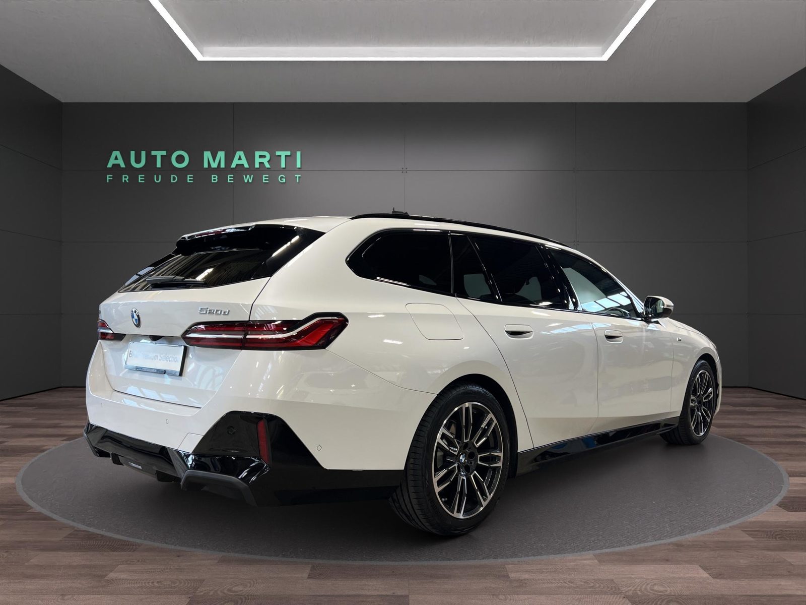 BMW 520d xDrive Touring M Sport, Mild-Hybrid Diesel/Electric, Second hand / Used, Automatic - 4