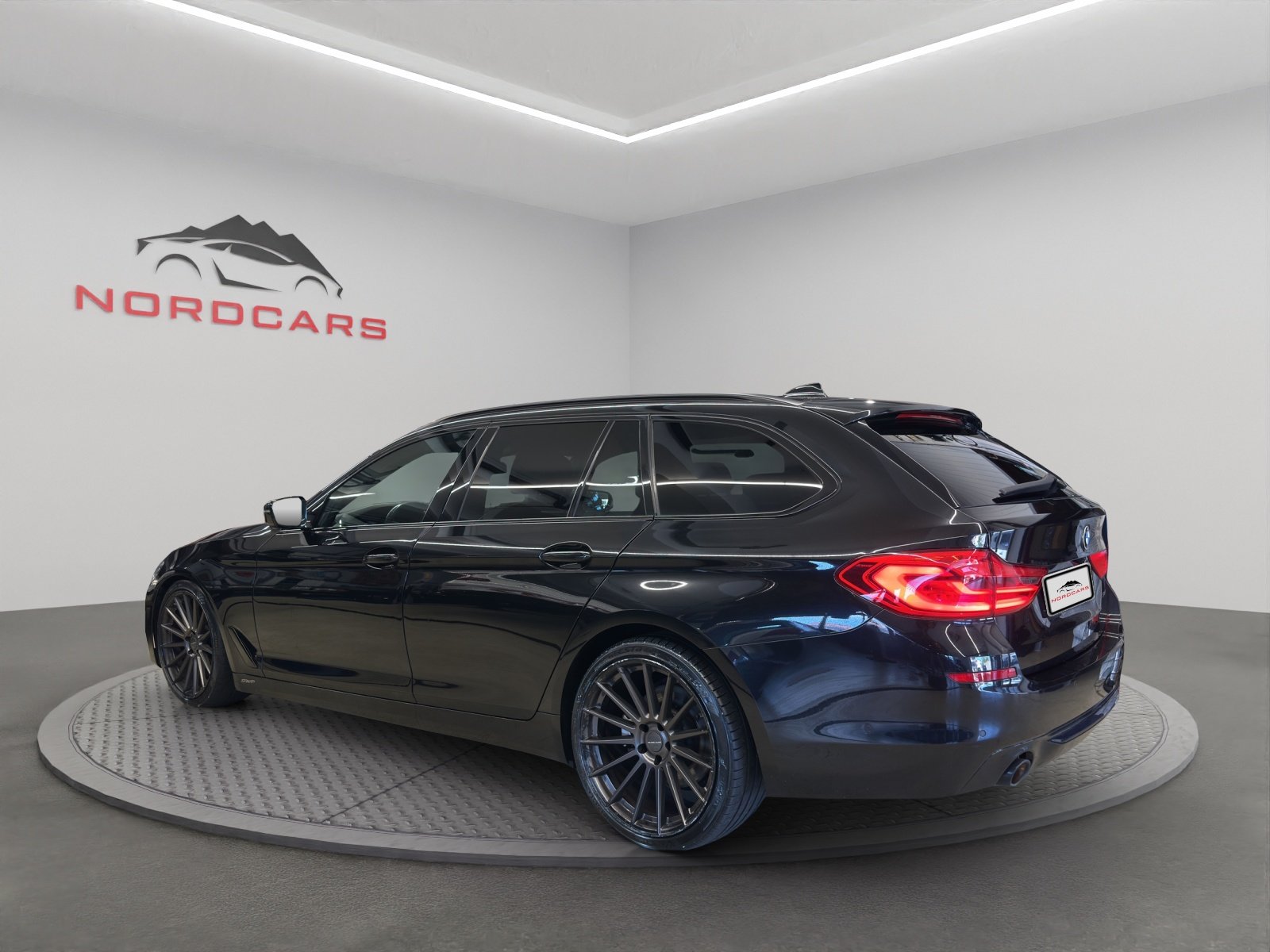 BMW 520d Touring Sport Line Steptronic, Diesel, Occasion / Gebraucht, Automatik - 3