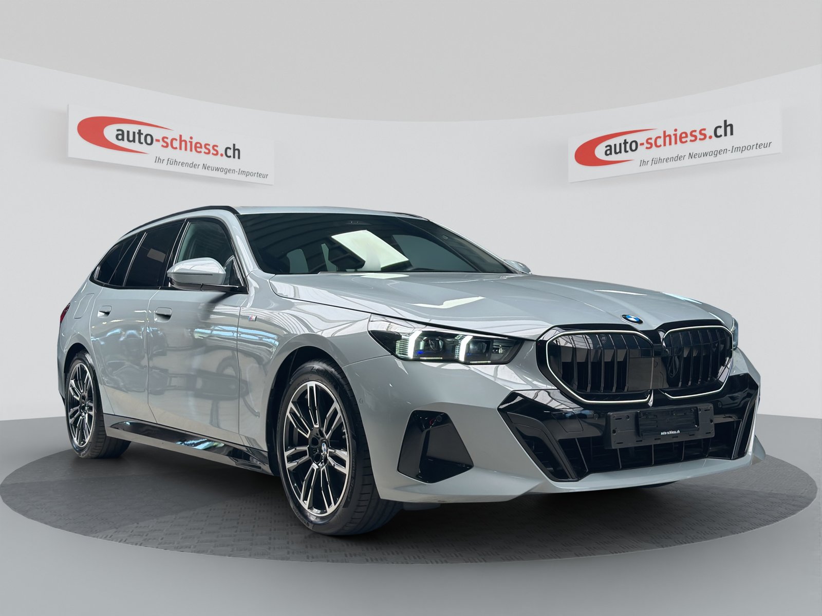 BMW 520i sDrive 48V Touring M Sport Pro Iconic Glow Steptron
