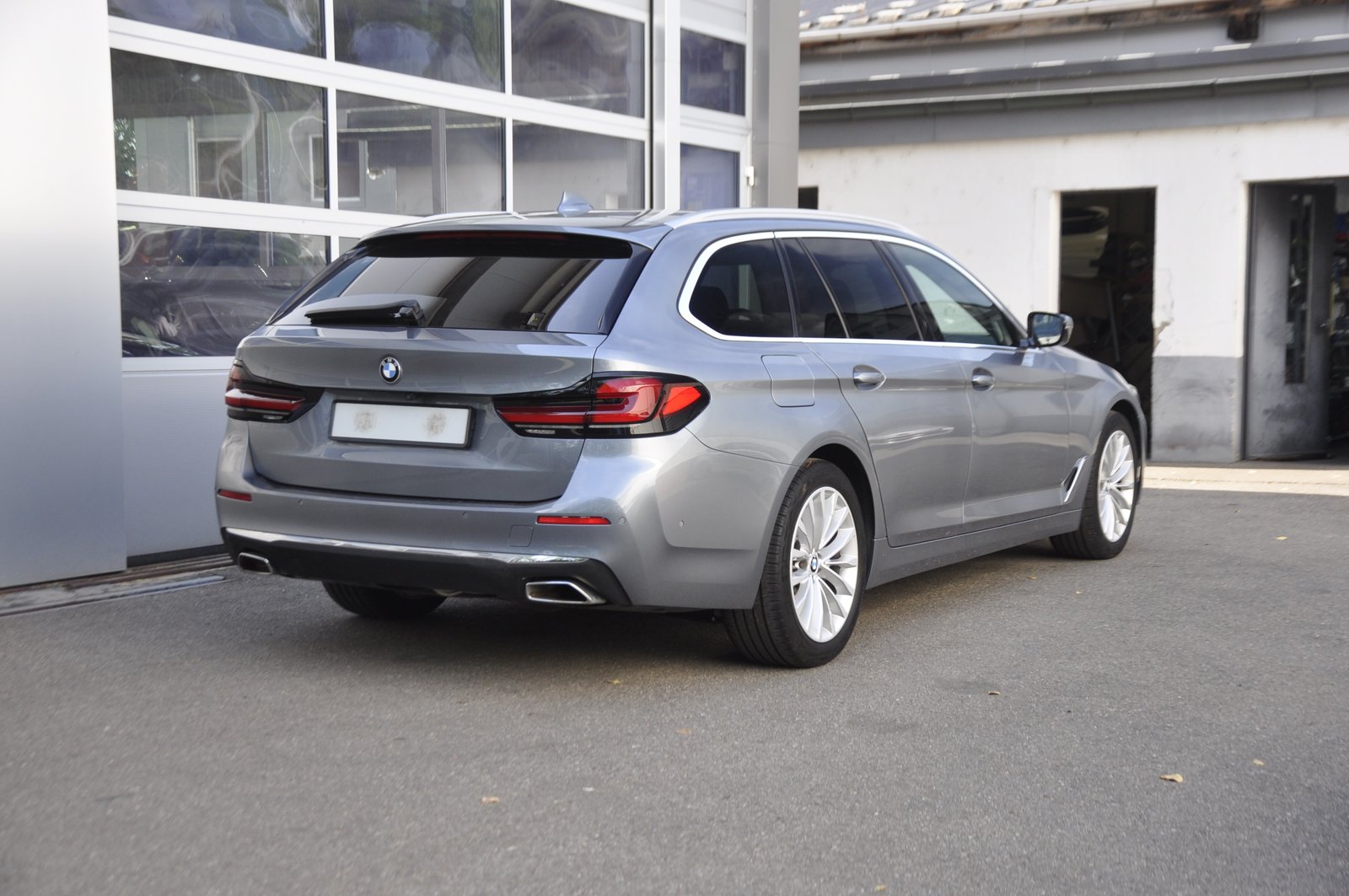 BMW 520d 48V Touring Luxury Steptronic I Anhängerkup, Mild-Hybrid Diesel/Electric, Second hand / Used, Automatic - 3