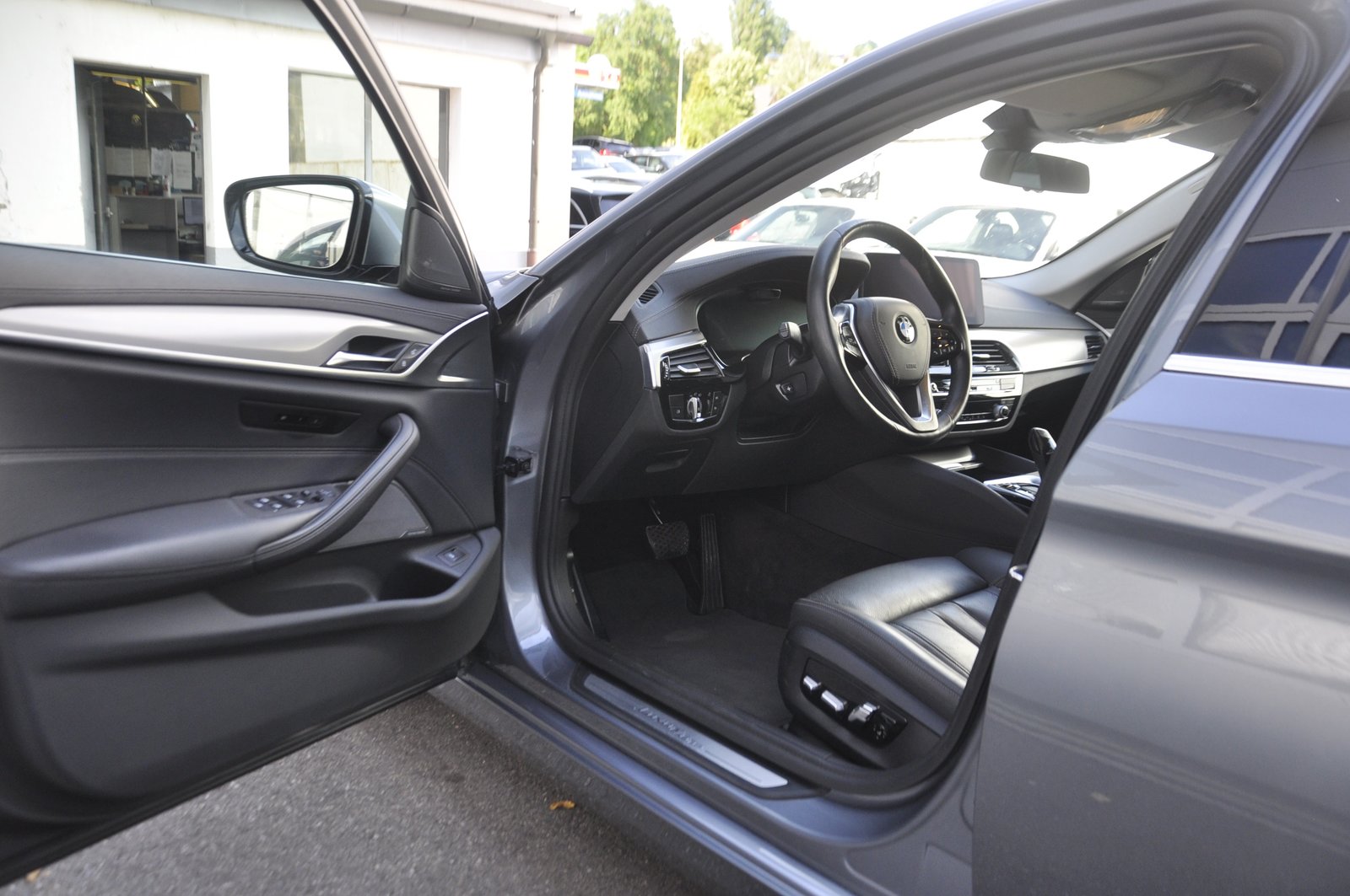 BMW 520d 48V Touring Luxury Steptronic I Anhängerkup, Mild-Hybrid Diesel/Electric, Second hand / Used, Automatic - 4