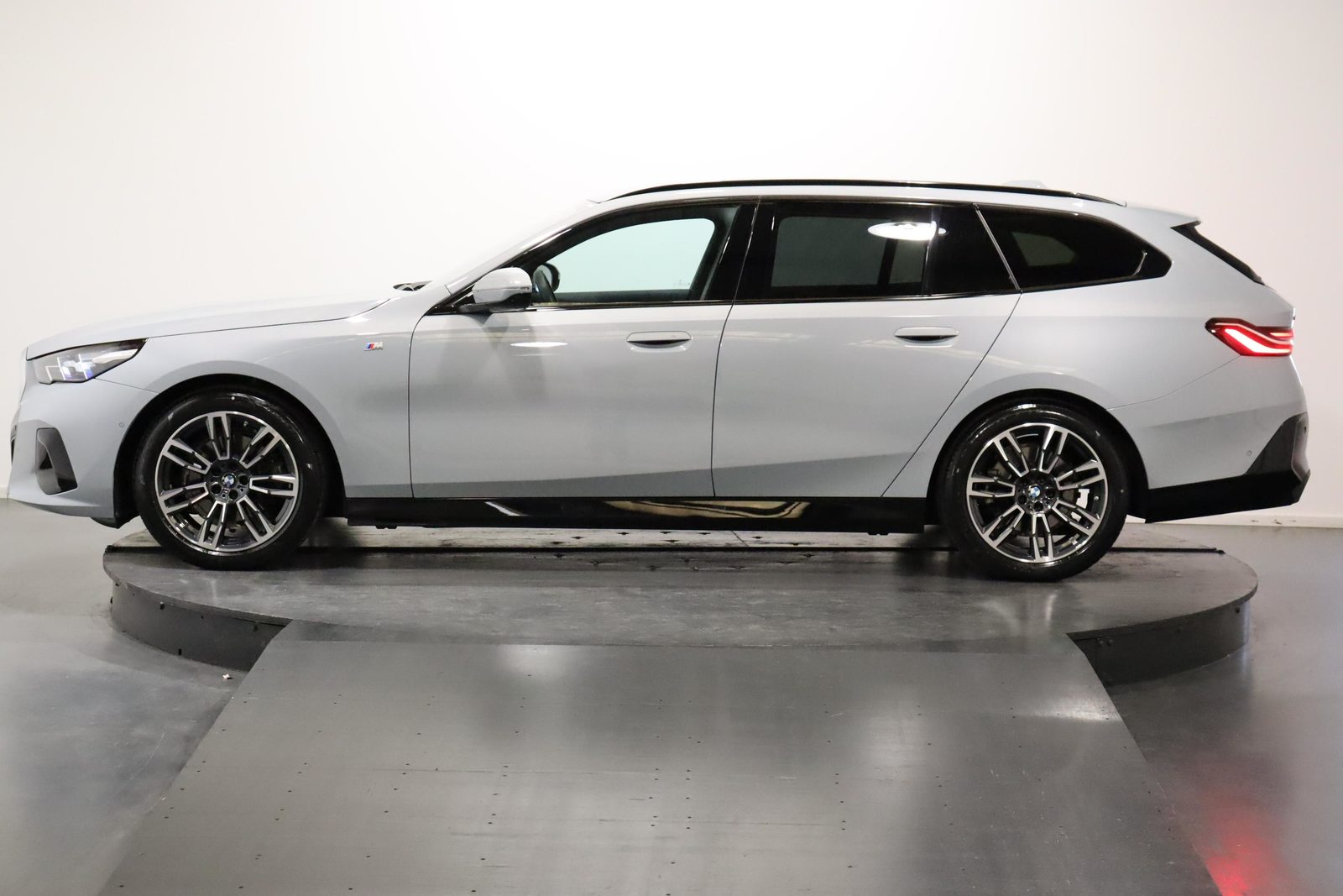 BMW 520d xDrive Touring, Hybride Léger Diesel/Électricité, Occasion / Utilisé, Automatique - 2