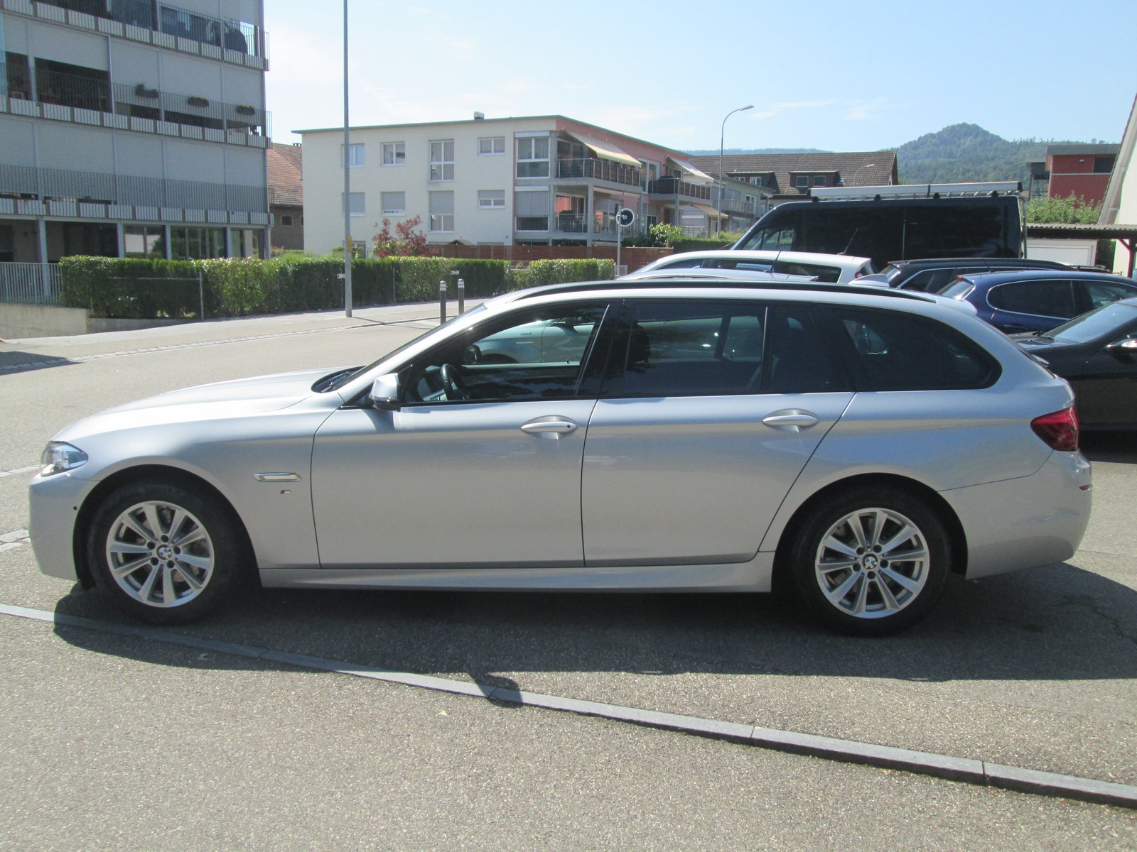BMW 520d Touring Luxury Line Steptronic, Diesel, Occasion / Utilisé, Automatique - 2