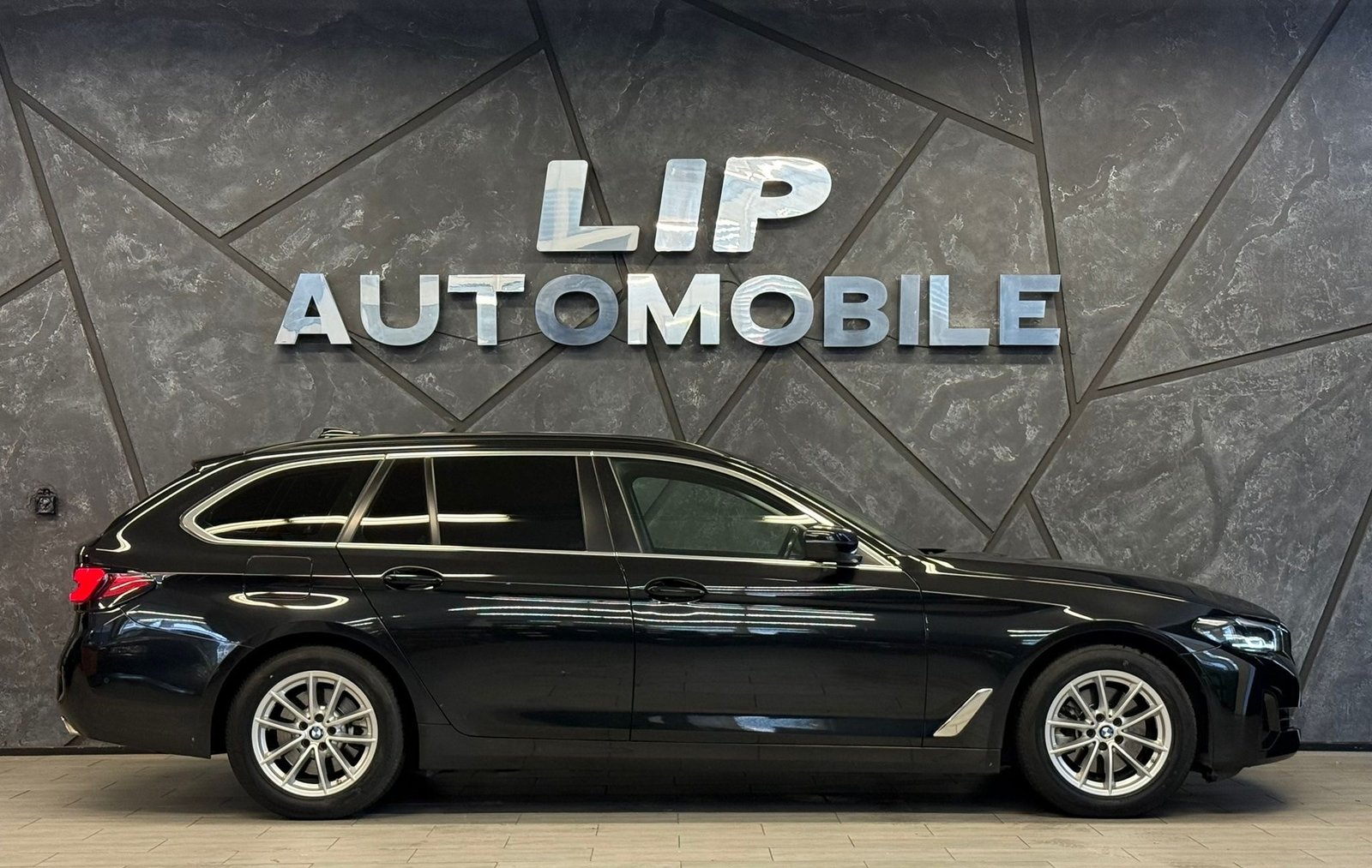 BMW 520d 48V Touring Steptronic Facelift, Diesel, Second hand / Used, Automatic - 4