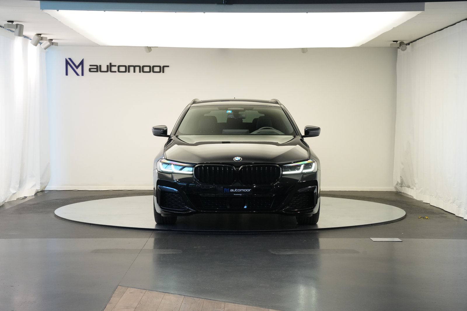 BMW 520d 48V Touring M Sport Steptronic, Mild-Hybrid Diesel/Elektro, Occasion / Gebraucht, Automatik - 2