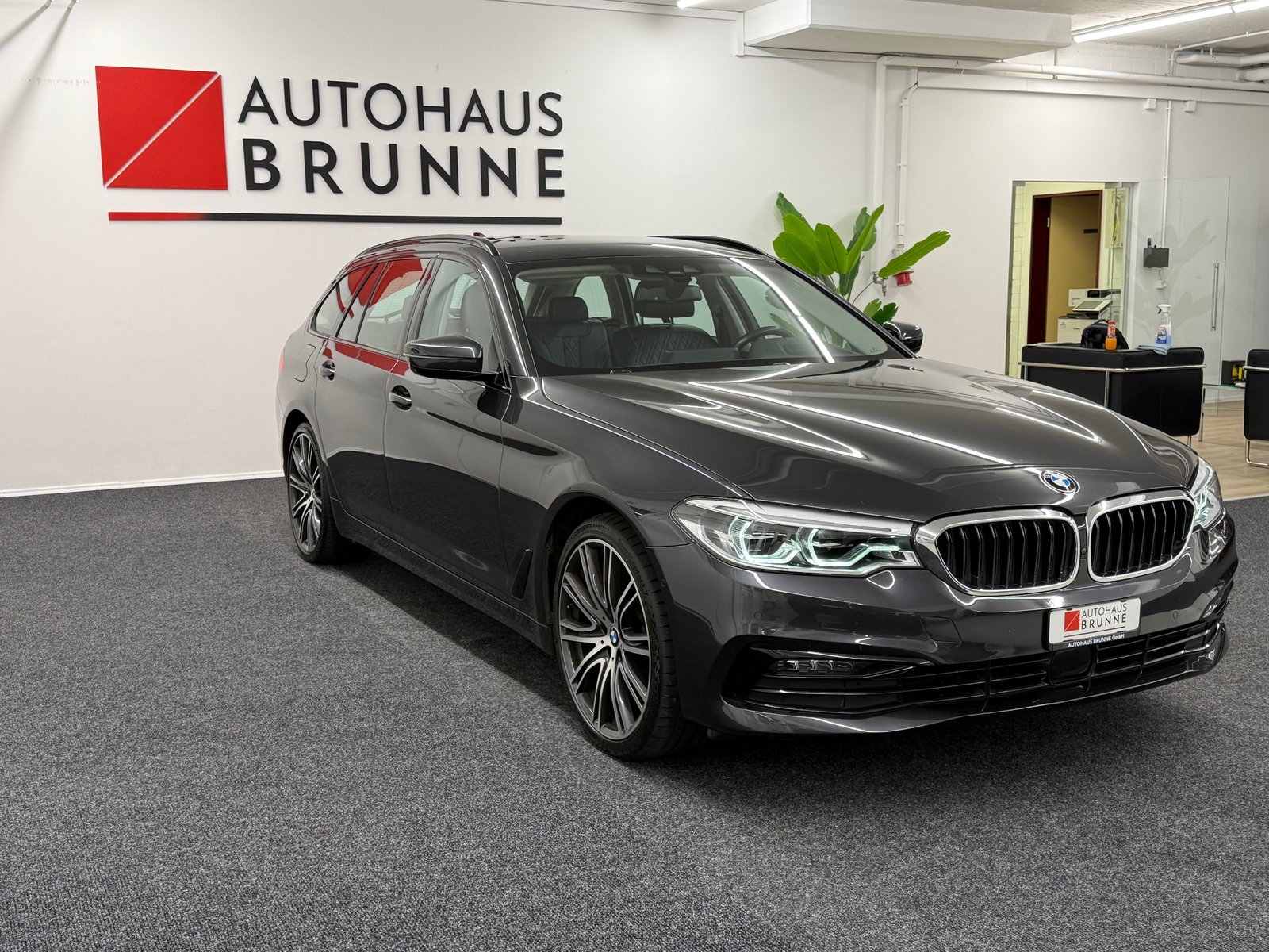 BMW 520d Touring Sport Line Steptronic, Diesel, Occasion / Gebraucht, Automatik - 3