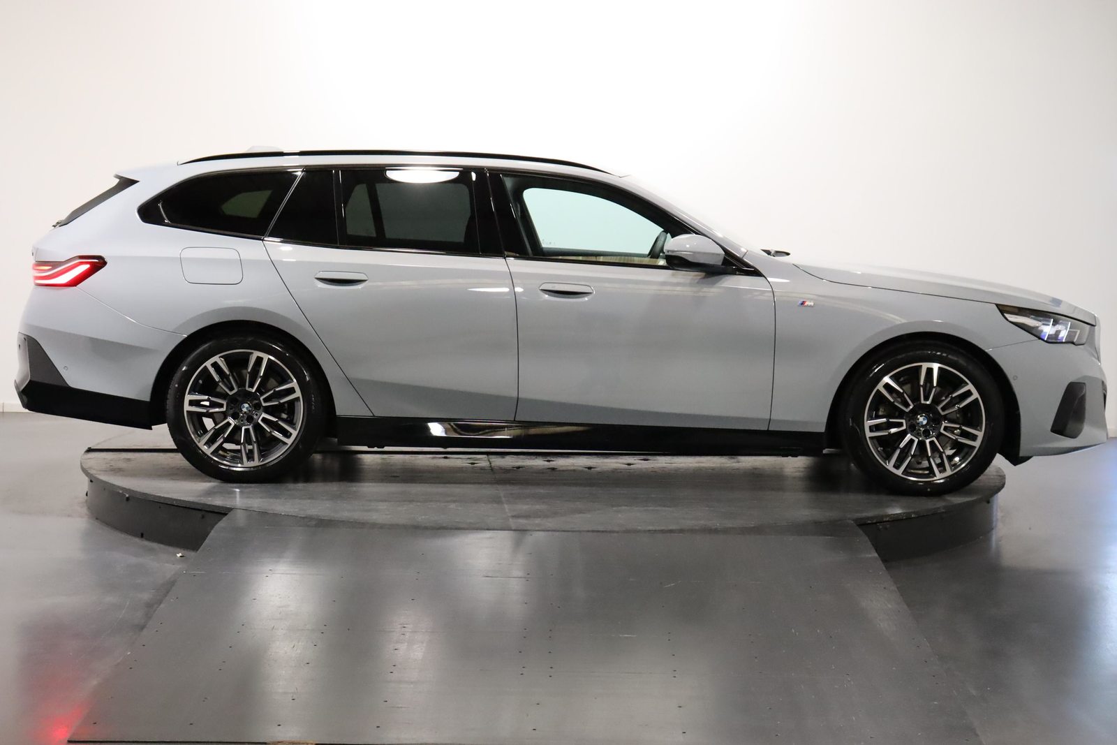 BMW 520d xDrive Touring, Hybride Léger Diesel/Électricité, Occasion / Utilisé, Automatique - 4