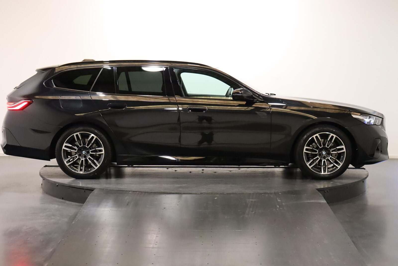 BMW 520d xDrive Touring, Hybride Léger Diesel/Électricité, Occasion / Utilisé, Automatique - 3