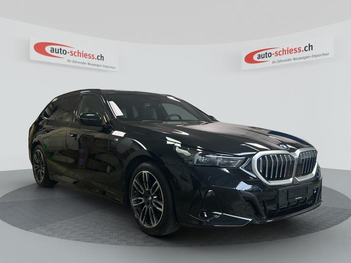BMW 520i sDrive 48V Touring M Sport Steptronic, Mild-Hybrid Petrol/Electric, Second hand / Used, Automatic