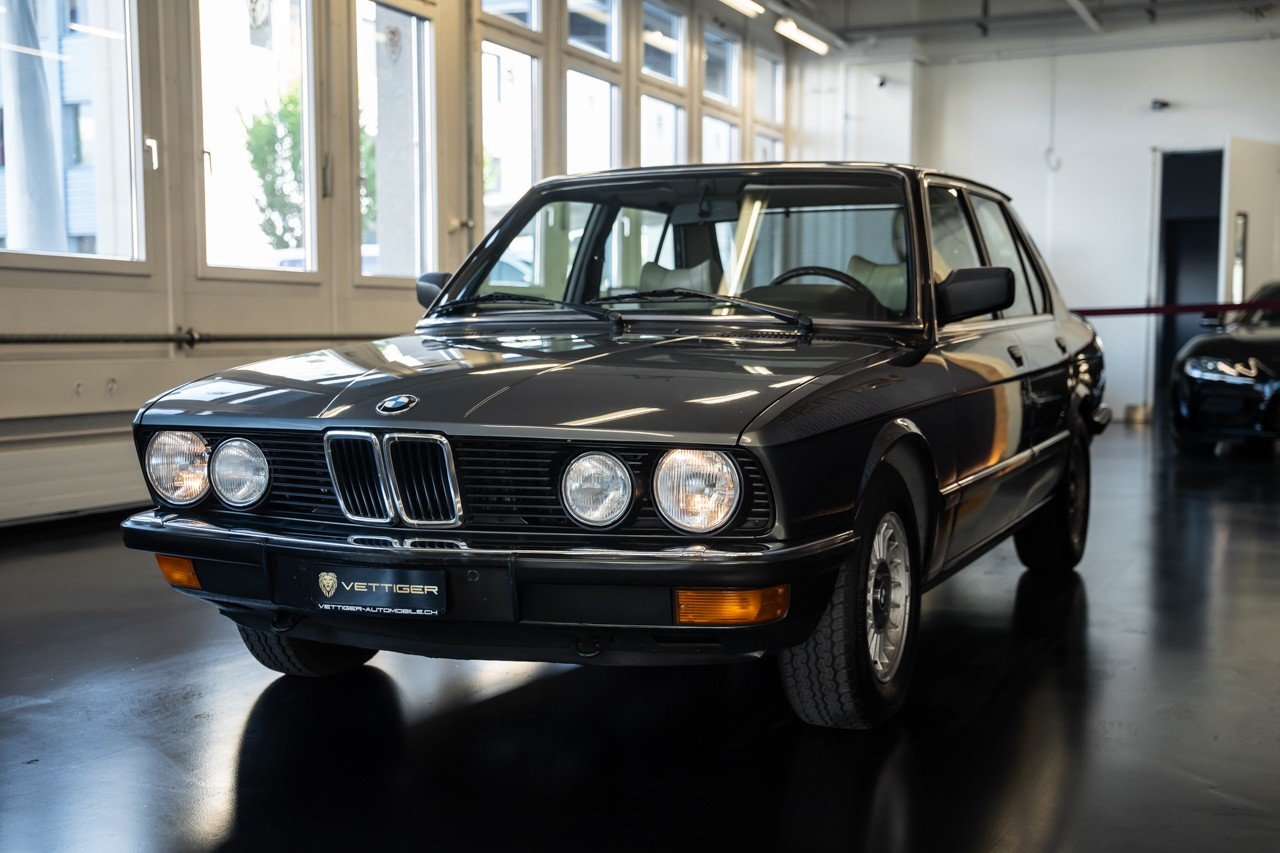BMW 520i A, Essence, Occasion / Utilisé, Automatique - 2