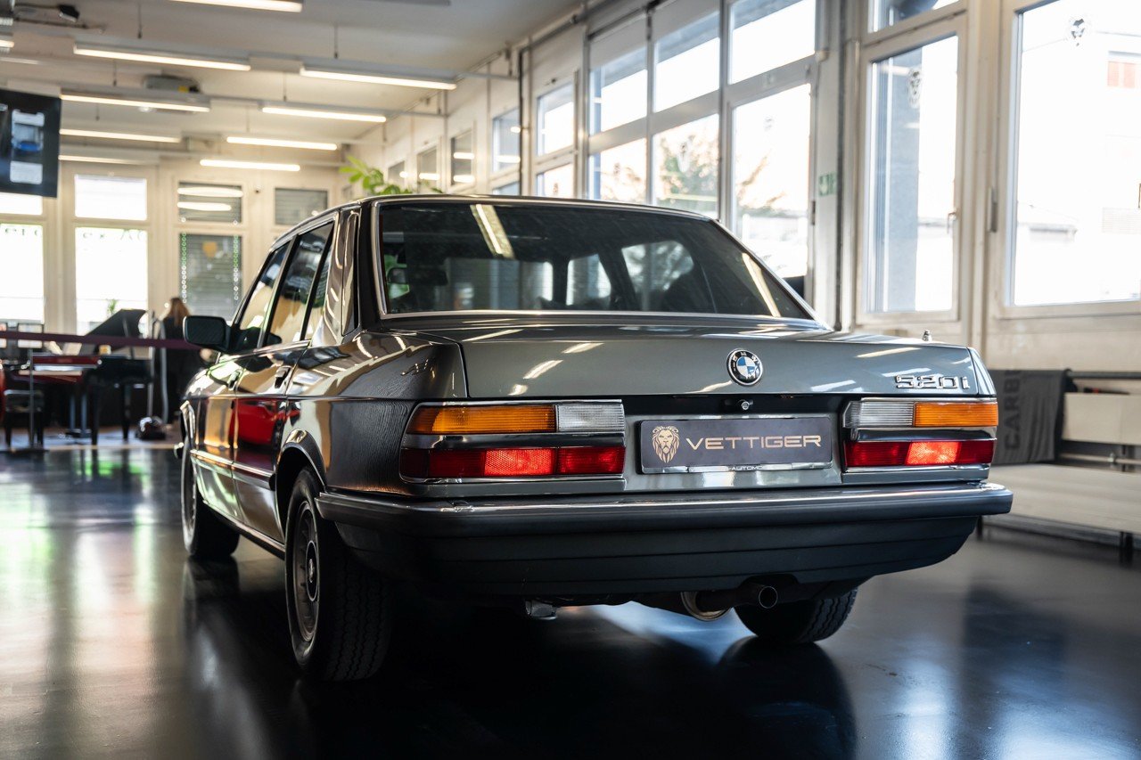 BMW 520i A, Essence, Occasion / Utilisé, Automatique - 3