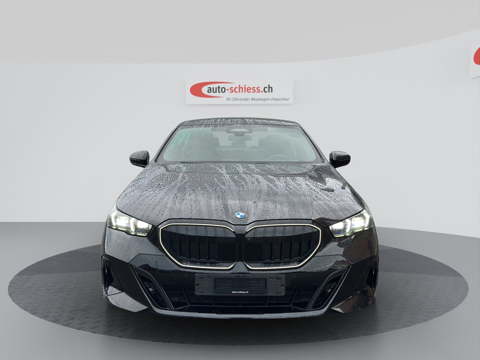 BMW 520i 48V M Sport Pro Steptronic, Mild-Hybrid Petrol/Electric, Second hand / Used, Automatic - 2