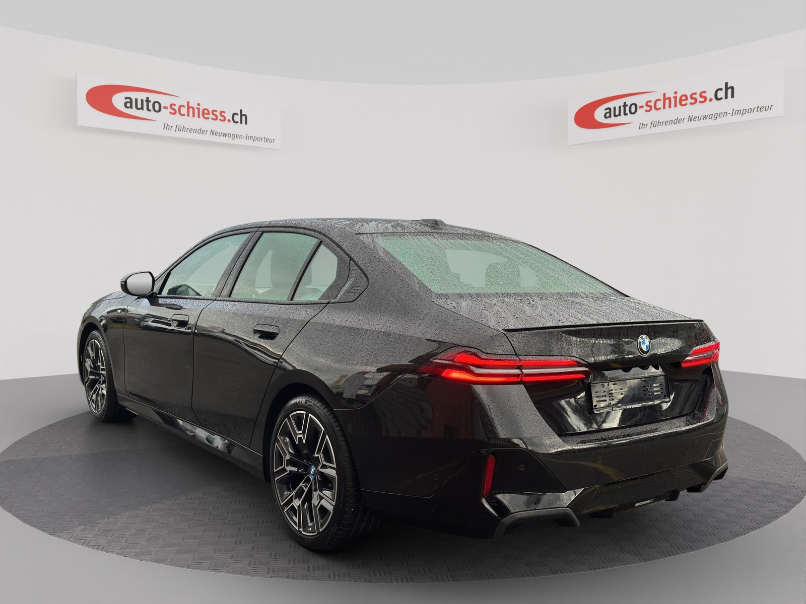 BMW 520i 48V M Sport Pro Steptronic, Mild-Hybrid Petrol/Electric, Second hand / Used, Automatic - 3