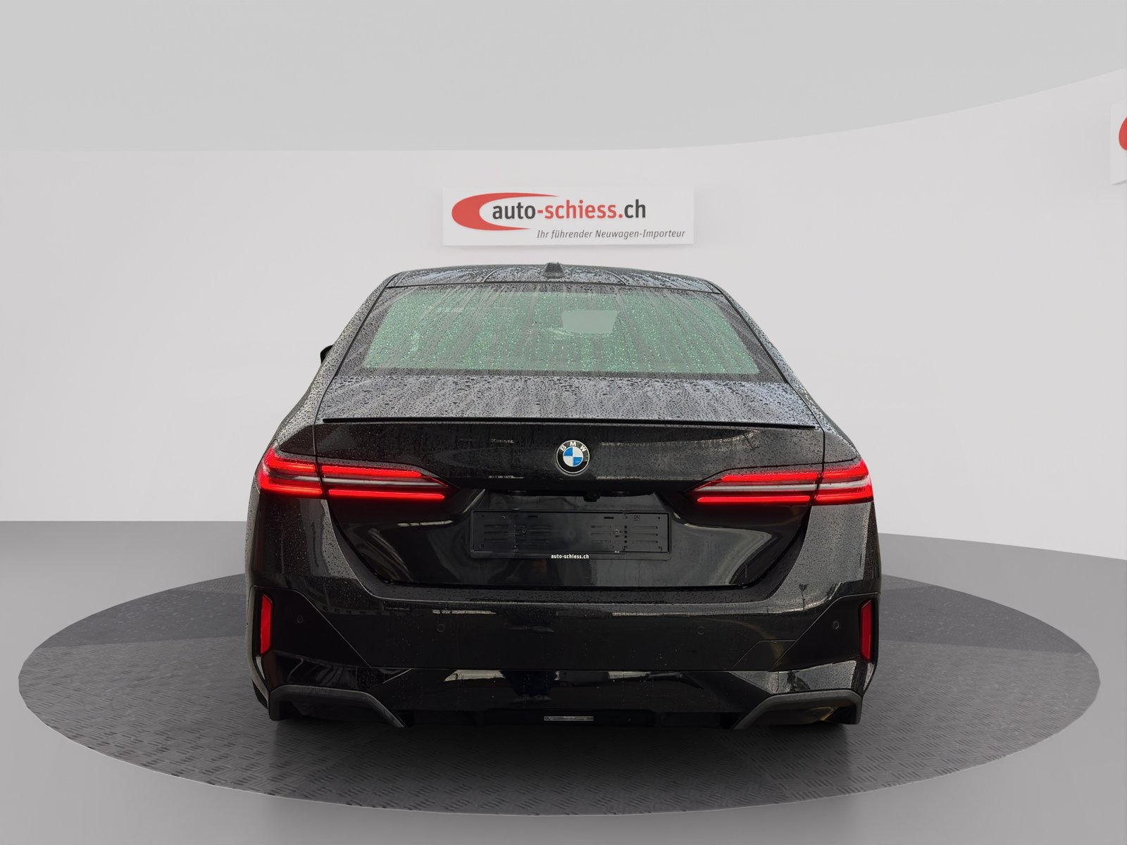 BMW 520i 48V M Sport Pro Steptronic, Mild-Hybrid Petrol/Electric, Second hand / Used, Automatic - 4