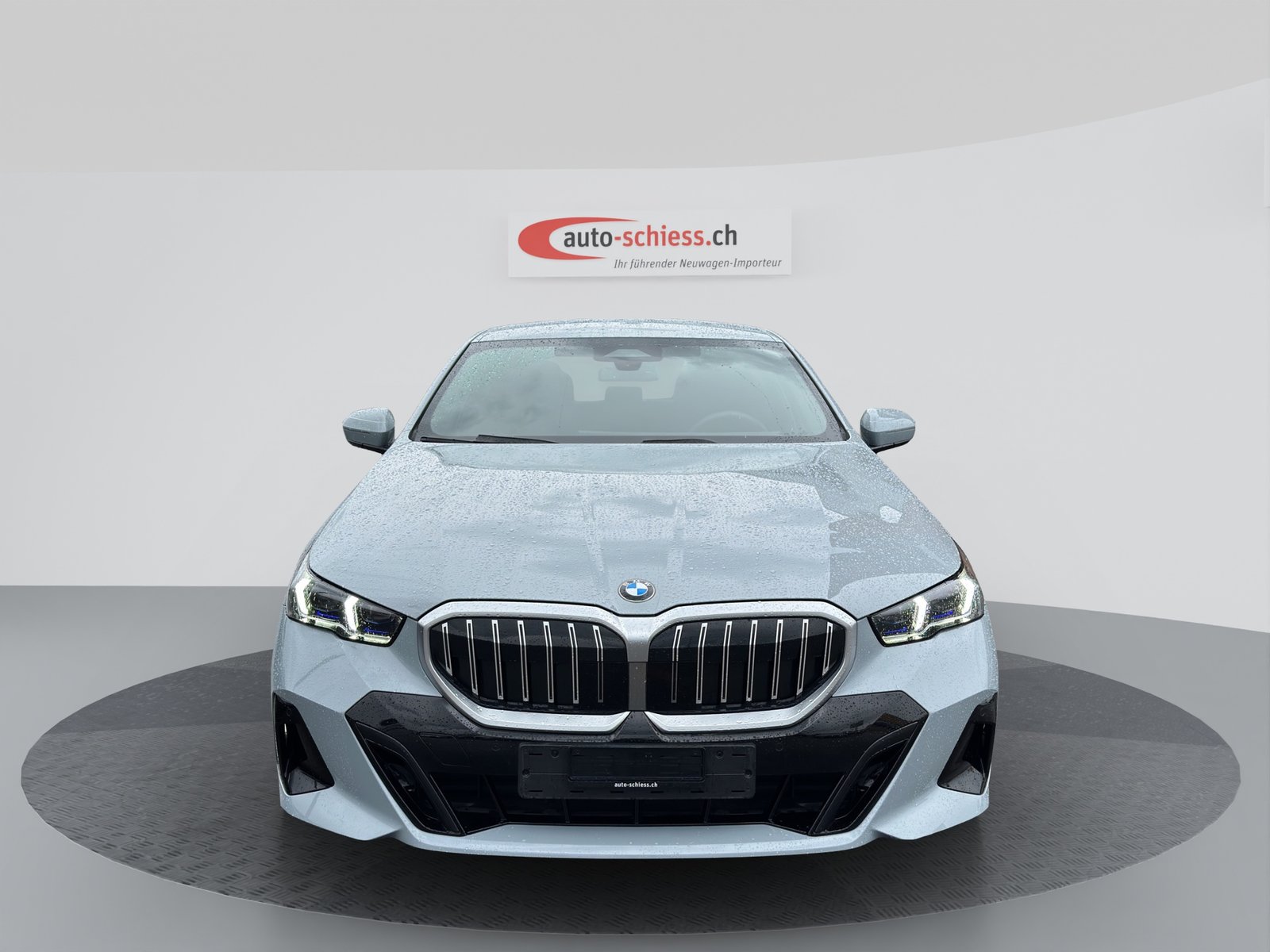 BMW 520i 48V M Sport Steptronic, Mild-Hybrid Petrol/Electric, Second hand / Used, Automatic - 2