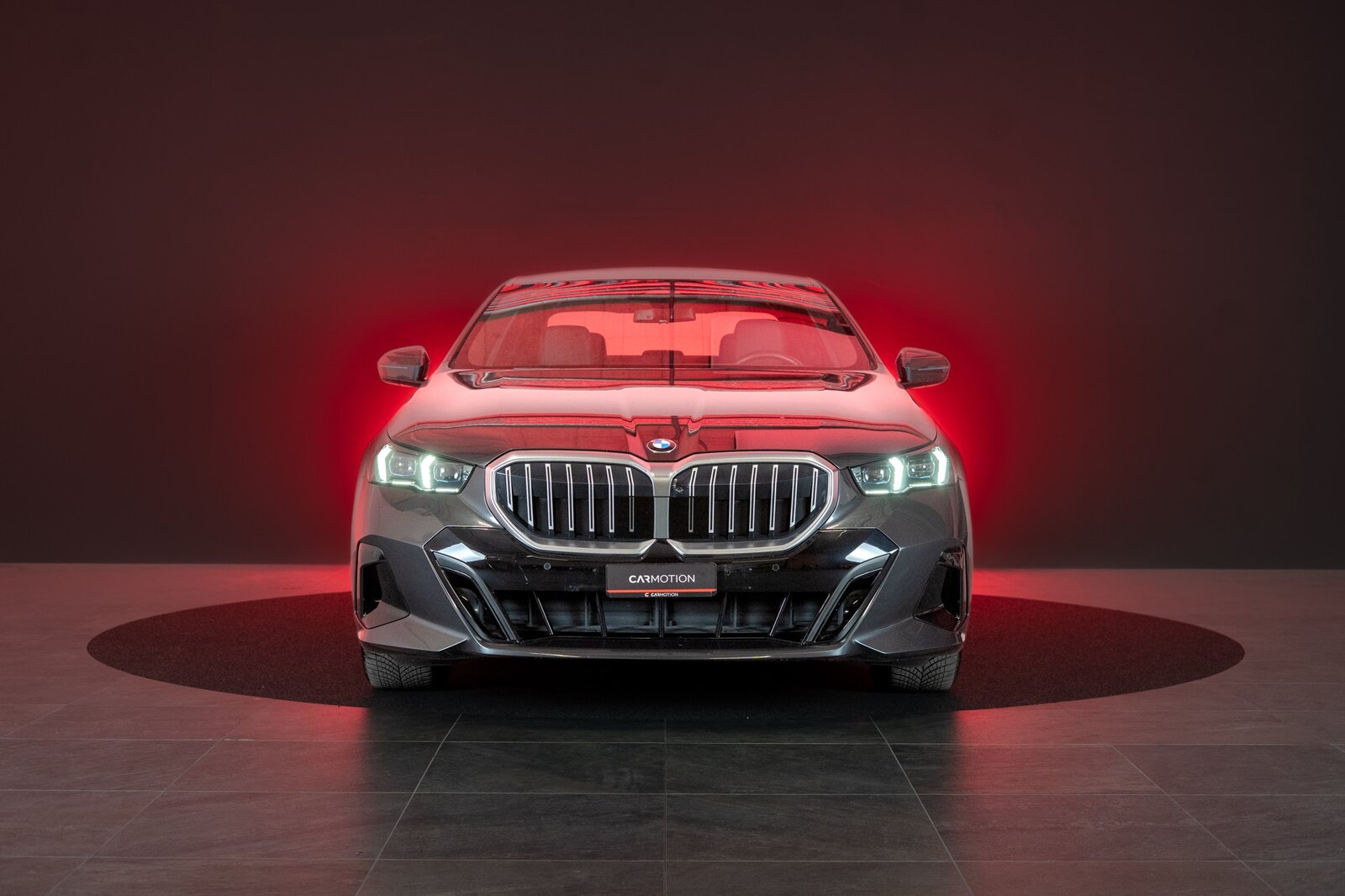 BMW 520i M Sport / HeadUp / 360Kamer / Sitzbelüftung, Benzin, Occasion / Gebraucht, Automatik - 2