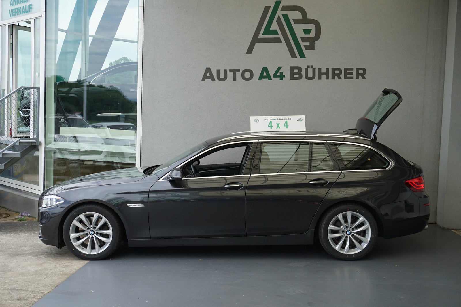 BMW 528i Touring Luxury 245PS mit Abstandsregeltempomat