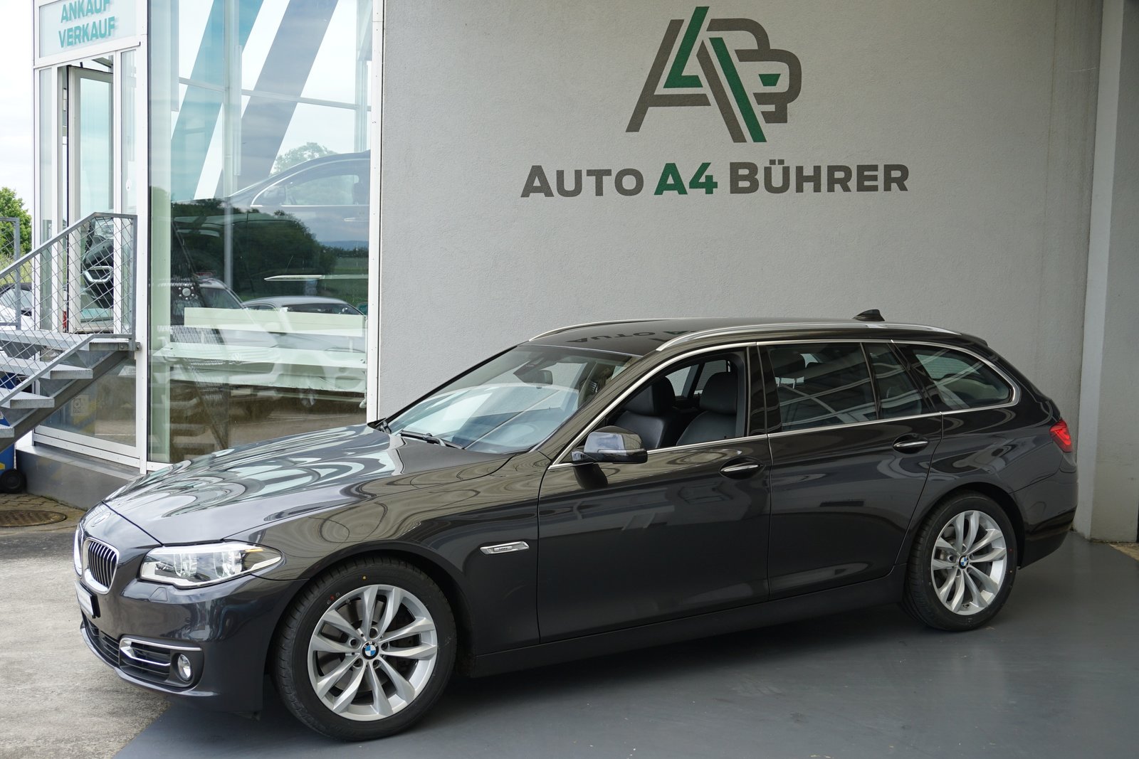 BMW 528i Touring Luxury 245PS mit Abstandsregeltempom, Benzina, Occasioni / Usate, Automatico - 3