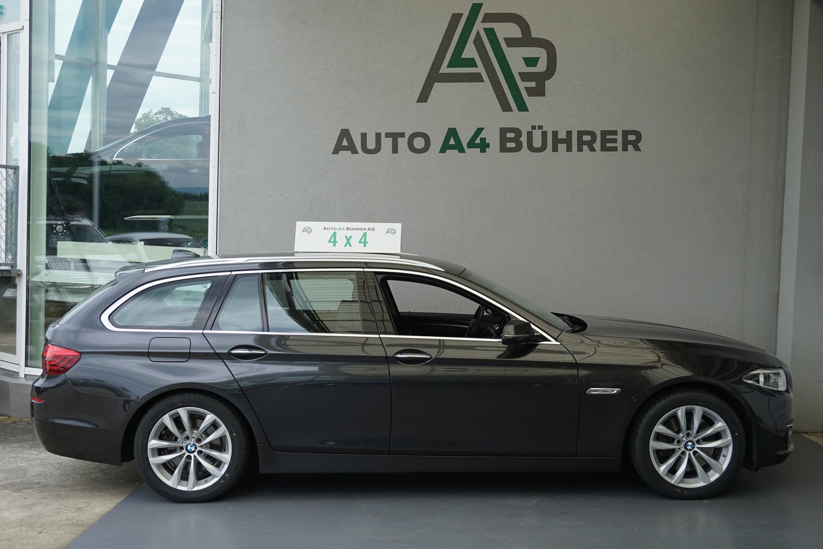 BMW 528i Touring Luxury 245PS mit Abstandsregeltempom, Benzina, Occasioni / Usate, Automatico - 6