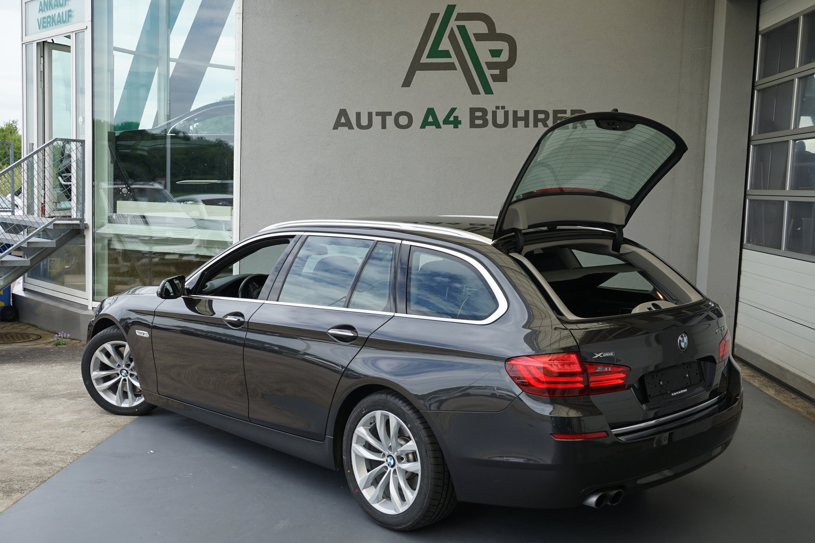 BMW 528i Touring Luxury 245PS mit Abstandsregeltempom, Benzina, Occasioni / Usate, Automatico - 7