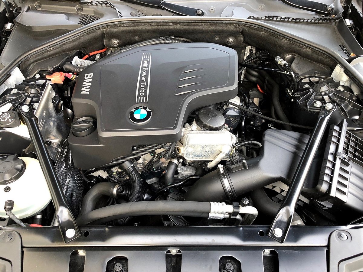 BMW 528i Touring Steptronic SAG, Benzina, Occasioni / Usate, Automatico - 7