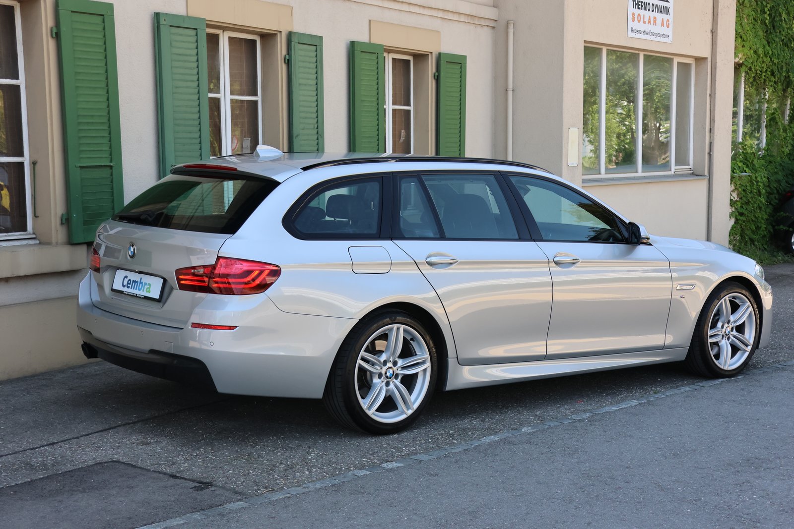 BMW 528i Touring M-Sport Modern Line Steptronic, Benzin, Occasion / Gebraucht, Automatik - 5