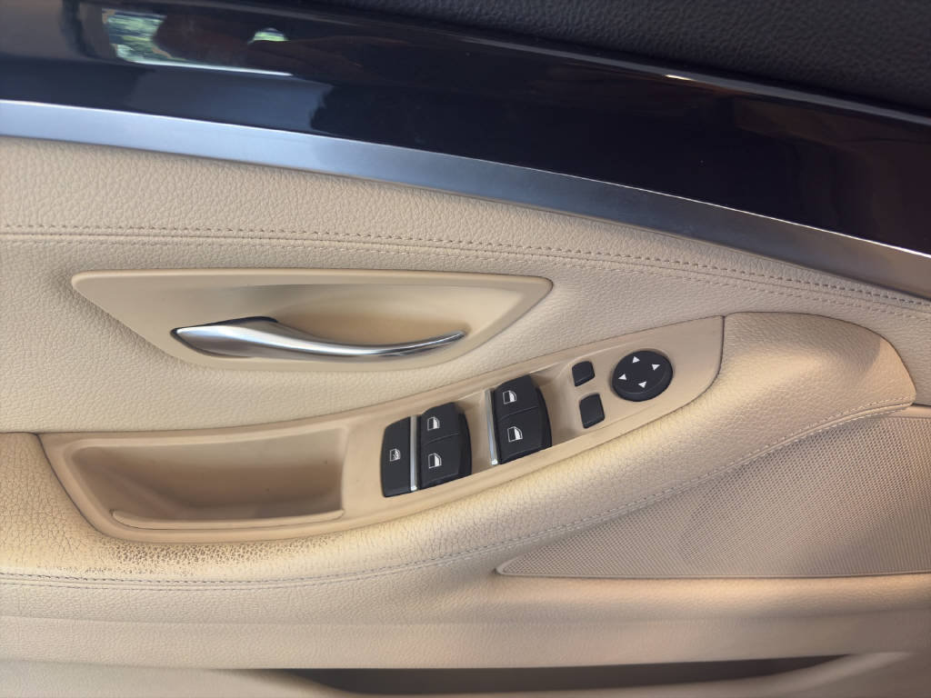 BMW 528i Touring, Benzina, Occasioni / Usate, Automatico - 3