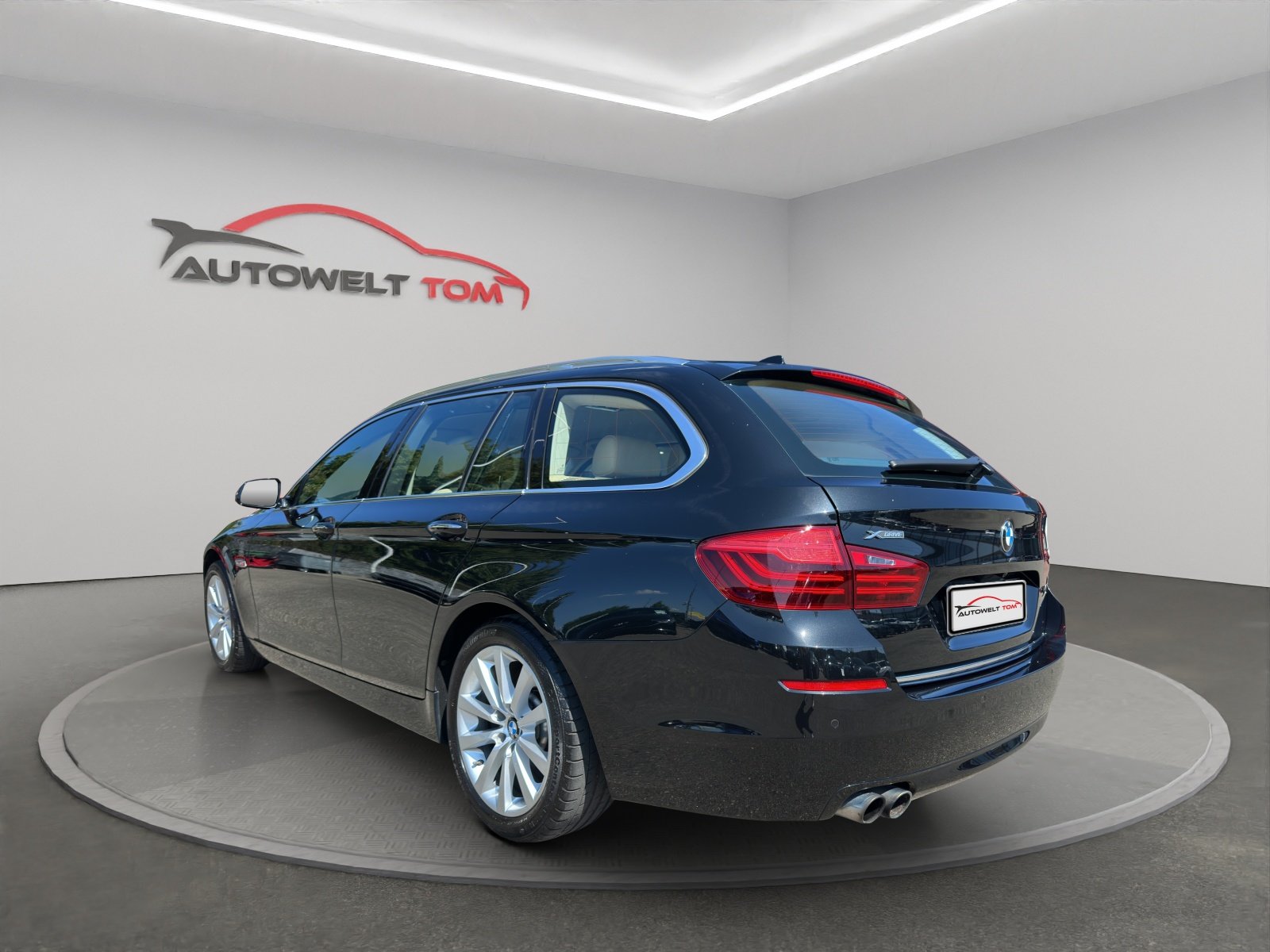 BMW 528i Touring Luxury Line Steptronic, Benzin, Occasion / Gebraucht, Automatik - 3