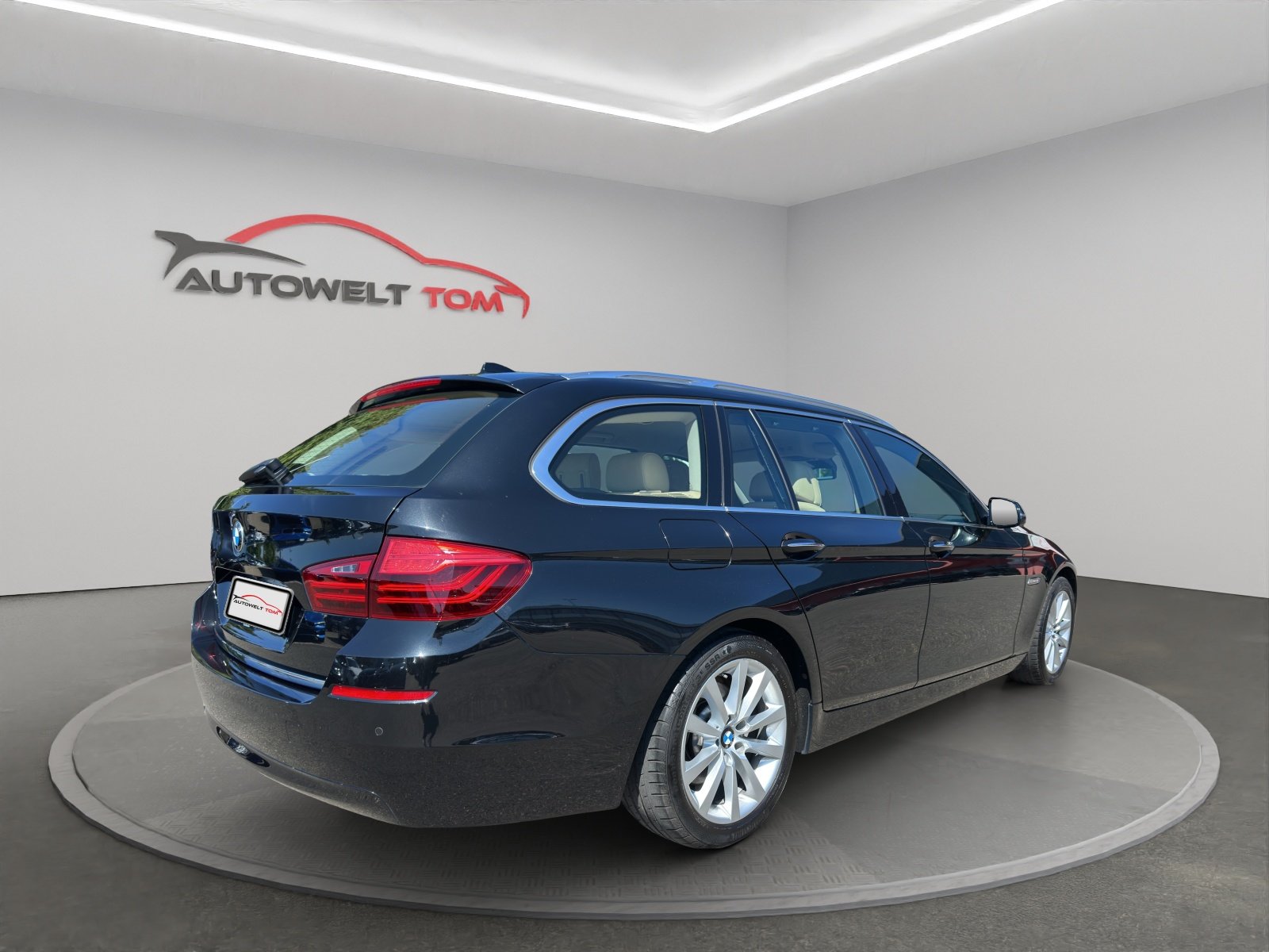BMW 528i Touring Luxury Line Steptronic, Benzin, Occasion / Gebraucht, Automatik - 5
