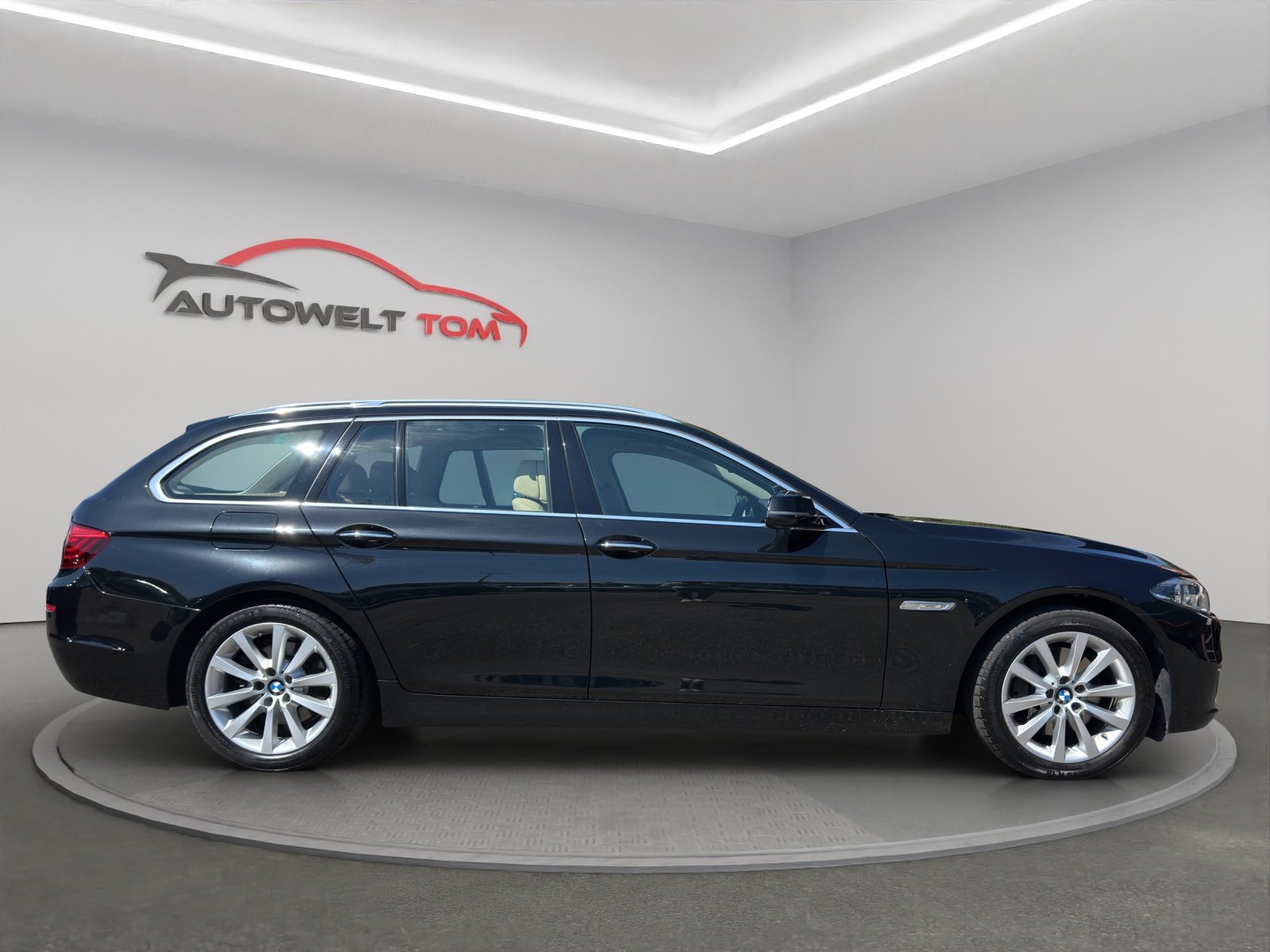 BMW 528i Touring Luxury Line Steptronic, Benzin, Occasion / Gebraucht, Automatik - 6