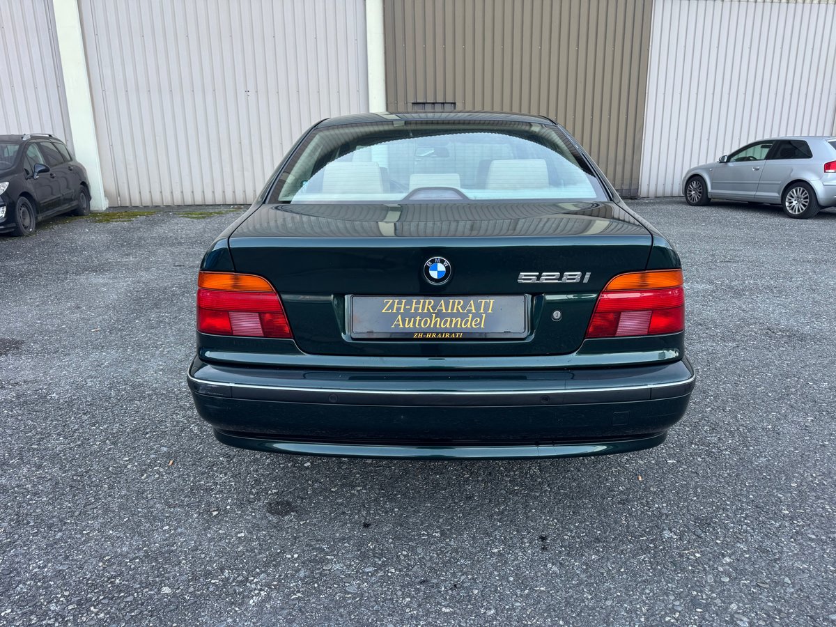 BMW 528i, Petrol, Second hand / Used, Automatic - 6