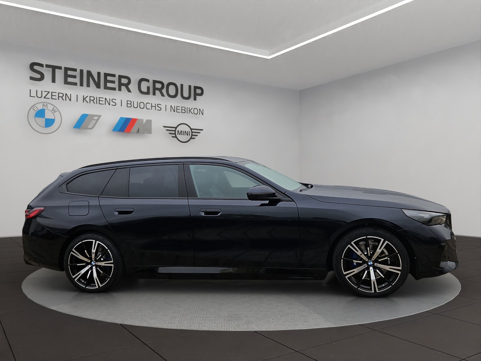 BMW 530e Touring M Sport Pro Steptronic, Plug-in-Hybrid Petrol/Electric, New car, Automatic - 4