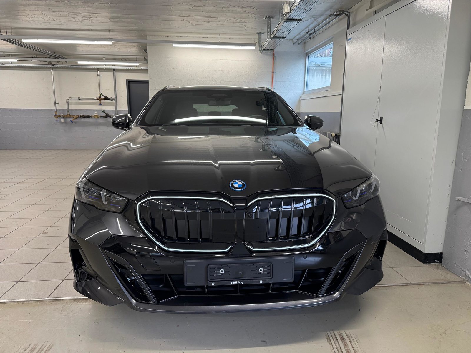 BMW 530e xDrive Touring, Plug-in-Hybrid Benzin/Elektro, Neuwagen, Automatik - 2