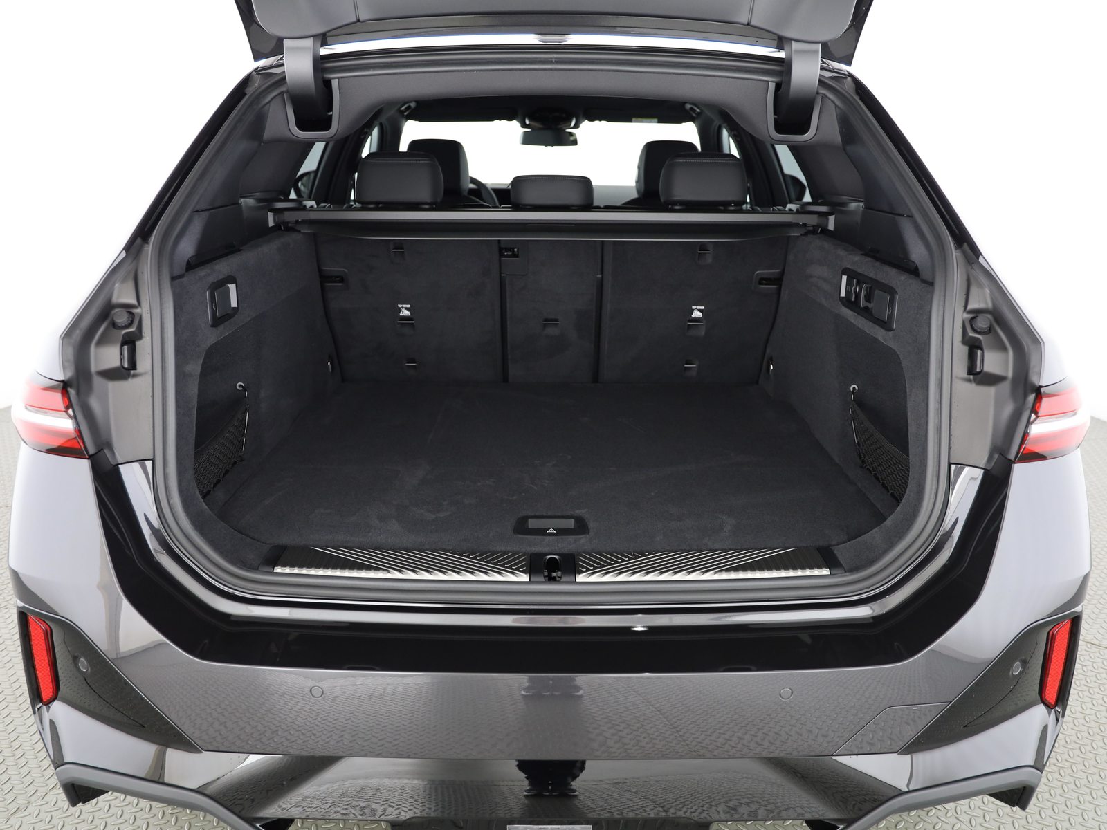 BMW 530e xDrive Touring, Plug-in-Hybrid Benzin/Elektro, Neuwagen, Automatik - 7