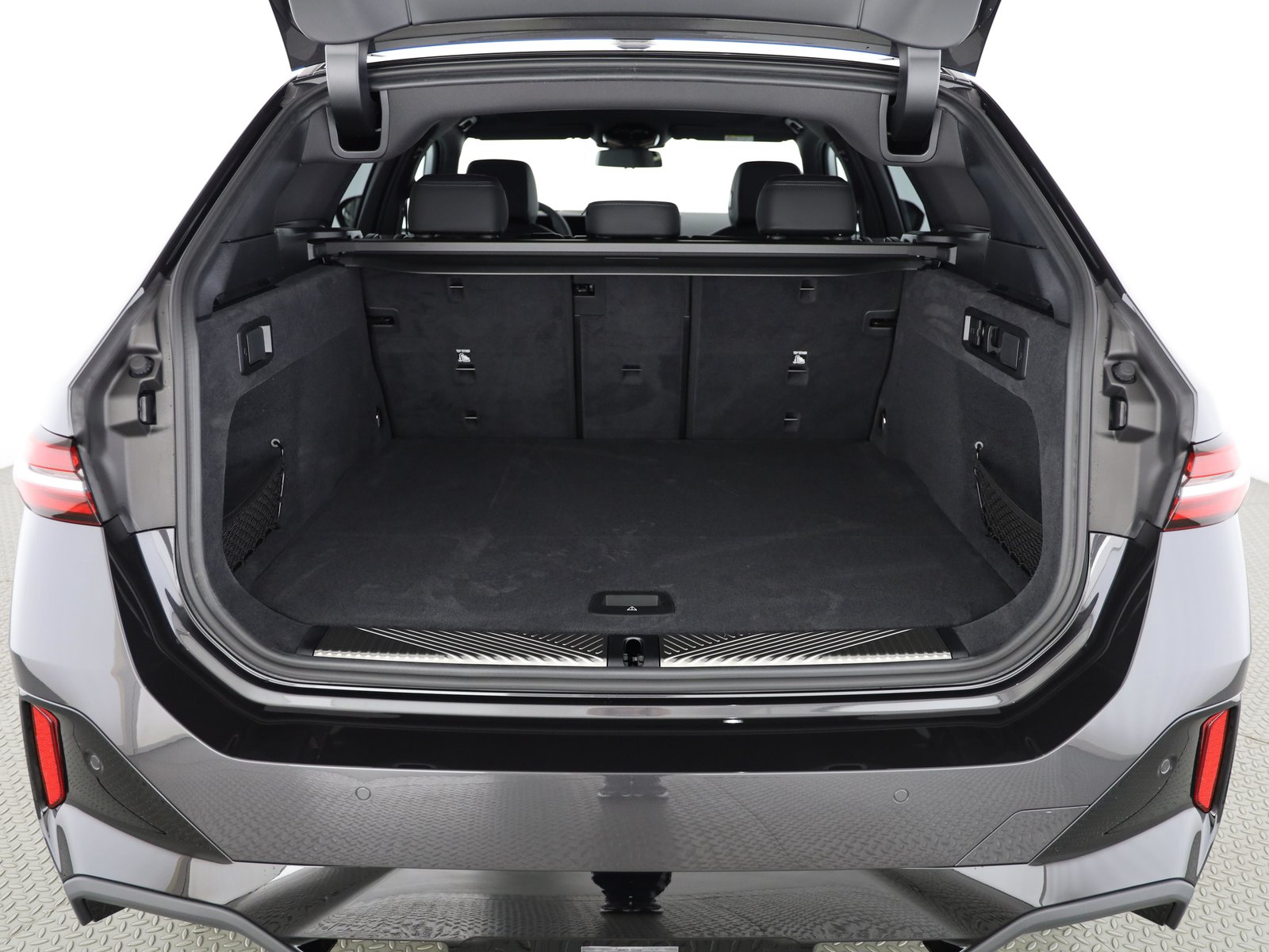 BMW 530e Touring, Plug-in-Hybrid Benzin/Elektro, Neuwagen, Automatik - 7