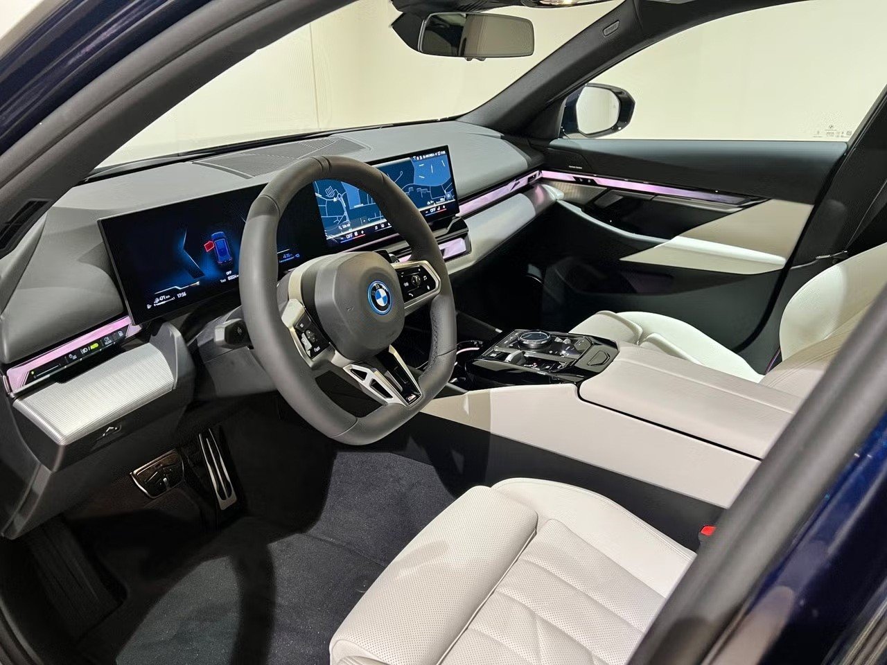 BMW 530e Touring M Sport Pro Steptronic, Plug-in-Hybrid Petrol/Electric, New car, Automatic - 6