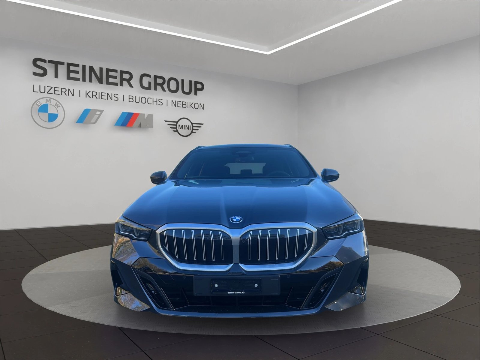 BMW 530e Touring M Sport Steptronic, Plug-in-Hybrid Benzina/Elettrica, Auto nuove, Automatico - 2