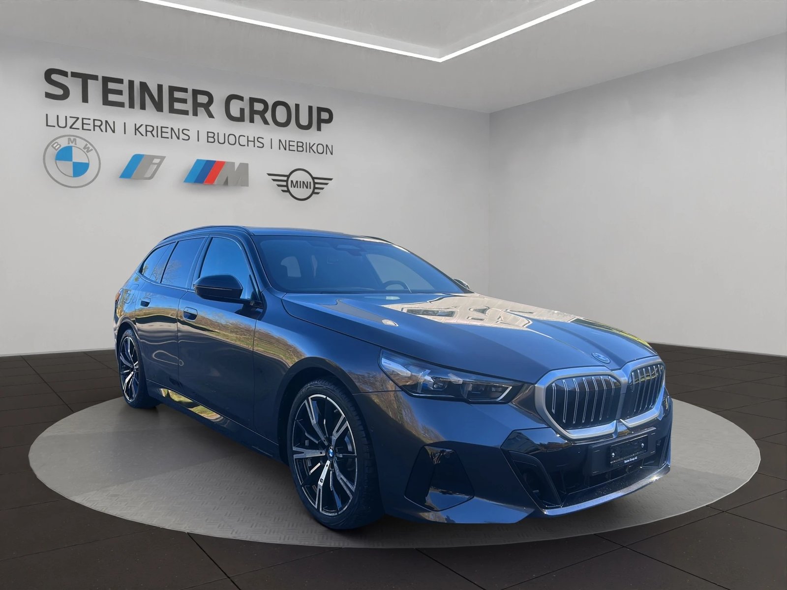 BMW 530e Touring M Sport Steptronic, Plug-in-Hybrid Benzina/Elettrica, Auto nuove, Automatico - 3