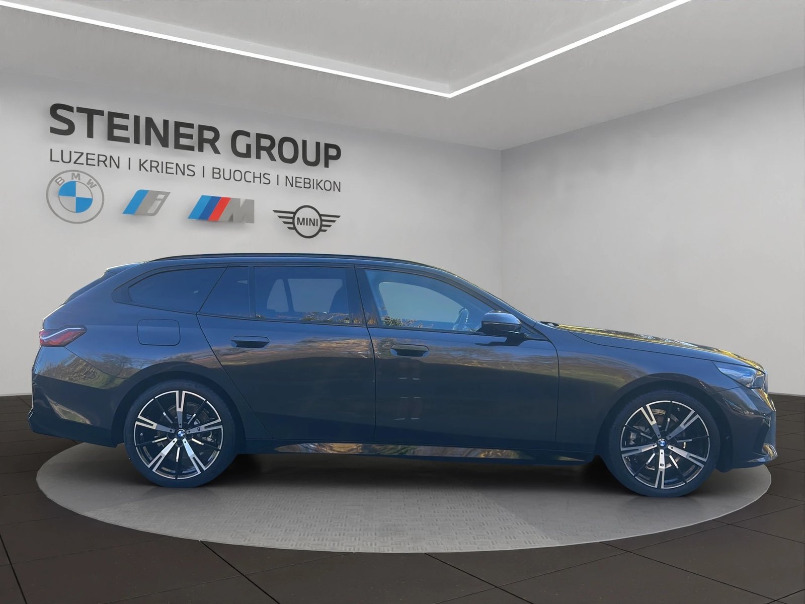 BMW 530e Touring M Sport Steptronic, Plug-in-Hybrid Benzina/Elettrica, Auto nuove, Automatico - 4
